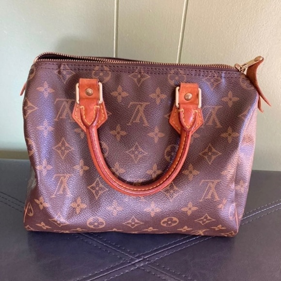 Authentic Louis Vuitton Speedy 25 - Picture 3 of 13